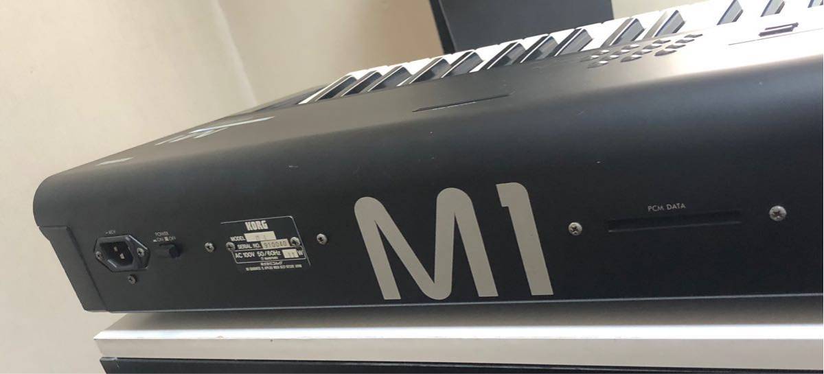 J KORG M1 シンセサイザー ハードケース付き 現状渡し 16 KORG M1 