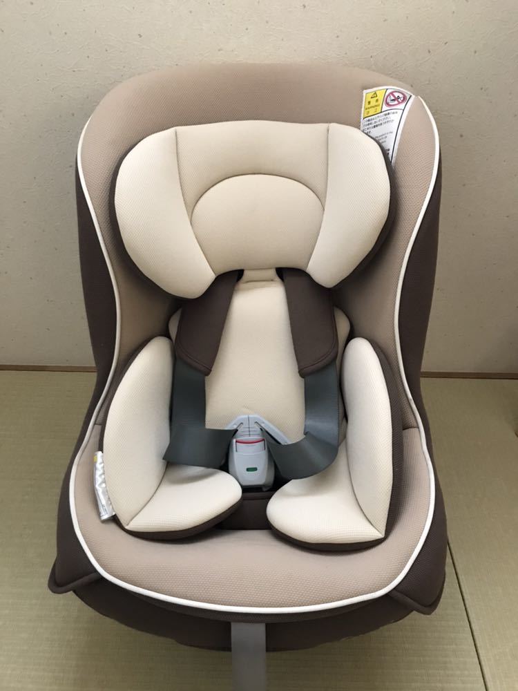 コンビ チャイルドシート コッコロux 美品