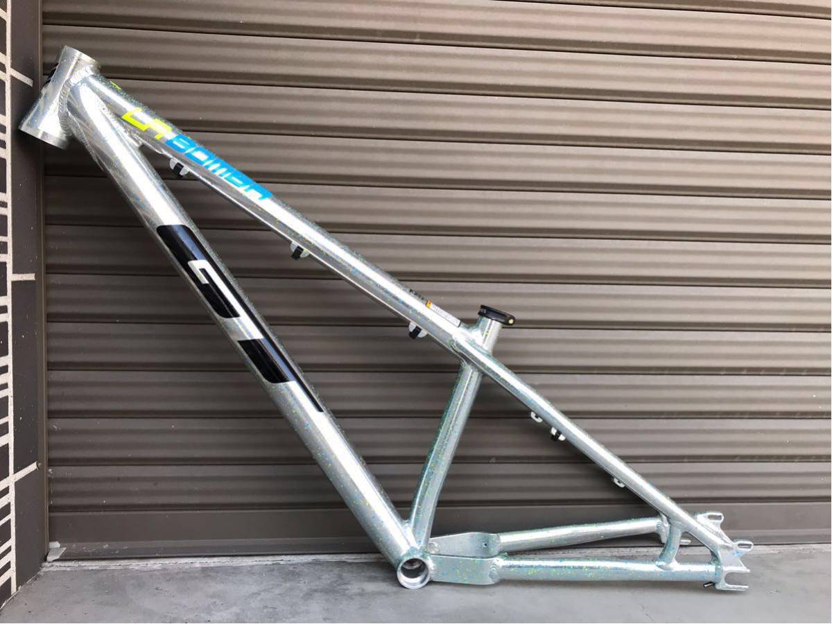 走行1km未満 GT bicycles LA BOMBA 26インチプレイバイクフレーム 2018 