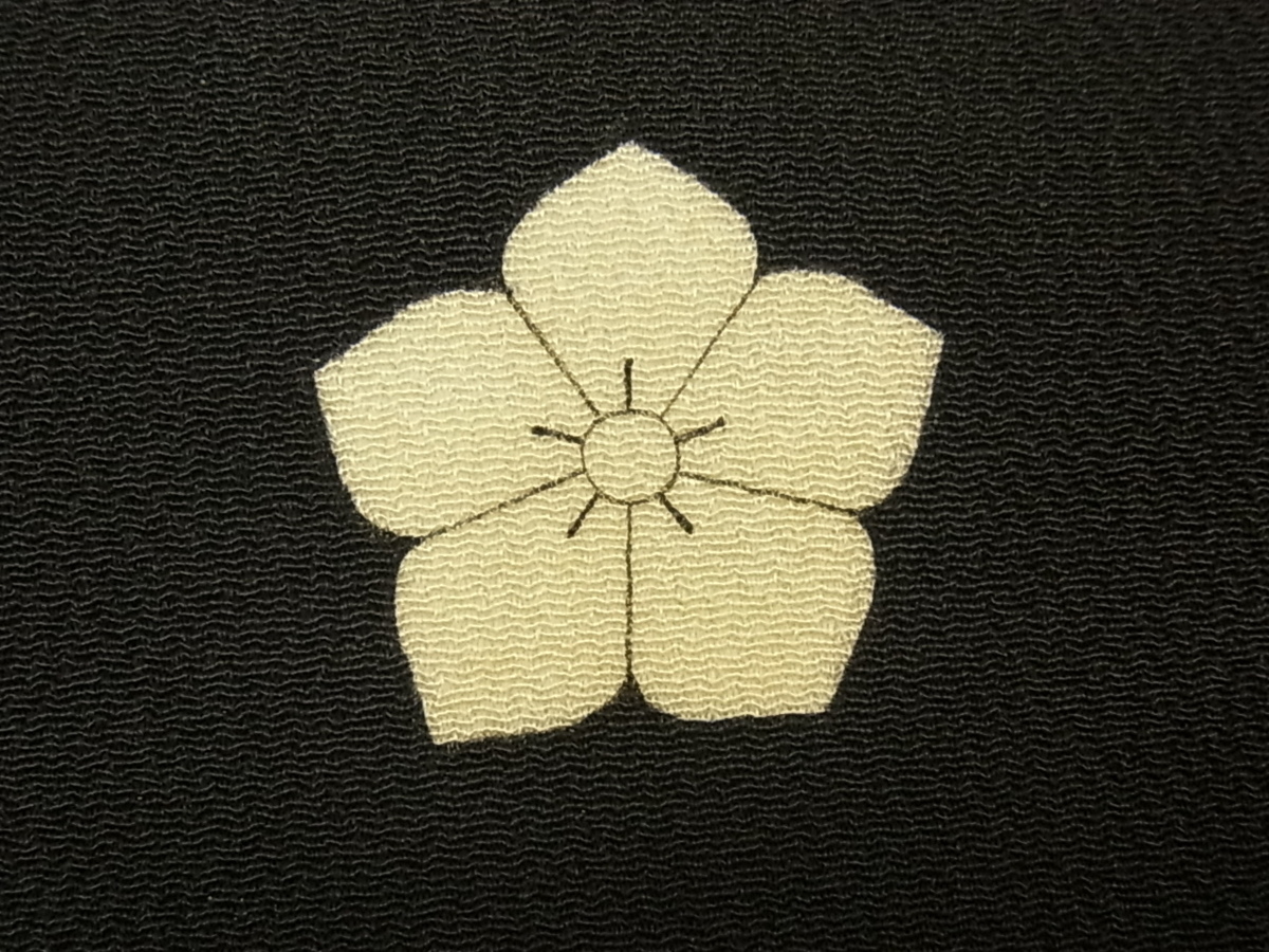 ベストストア日本一受賞店！■平和屋着物■極上　アンティーク　振袖　相良刺繍　鳳凰草木文　黒地　金彩　逸品　z1835
