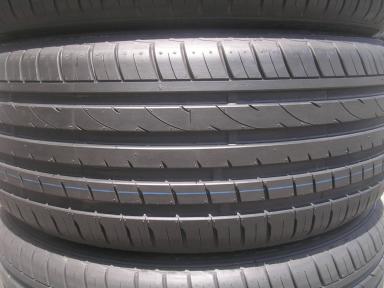【セール，人気SALE】 タイヤ 4本 245/40R19 4本 245/40-19 4本 245/40/19 4本 245-40-19 4本 アルファード ヴェルファイア エルグランド レクサス(中古品)｜売買されたオークション情報、yahooの商品情報をアーカイブ公開 - オー 19インチ