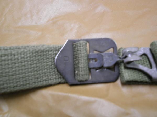 米軍US ARMY陸軍 ベトナム戦争 ナム戦 空挺部隊M-1 M-2 スチールポット ヘルメット外帽用 ドットボタン付 チンストラップ 顎紐未使用品7958 米軍US ARMY陸軍☆US MC海兵隊☆US NAVY海軍☆ベトナム戦争 ☆ナム戦M