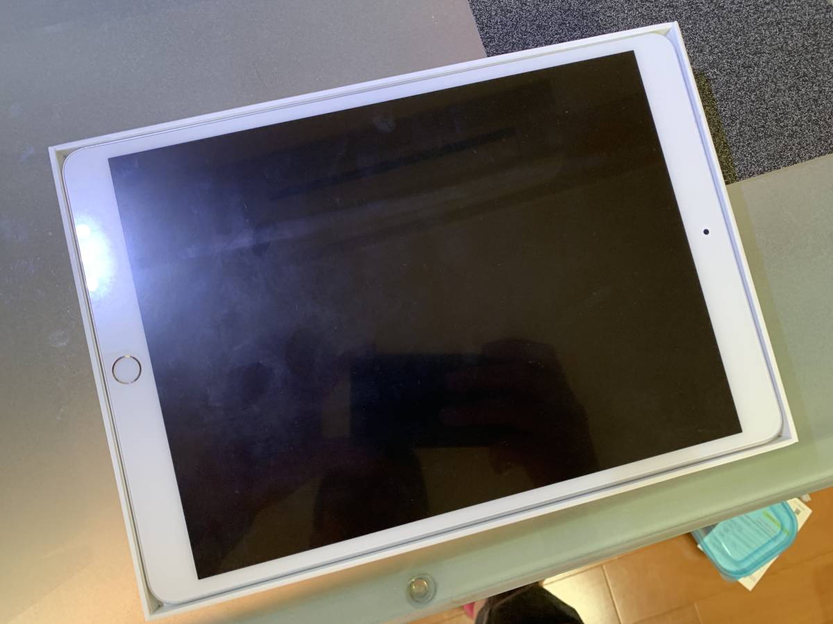 Apple iPad Pro 10.5インチ Cellular 256GB シルバー（docomo ドコモ） MPHH2J/A 