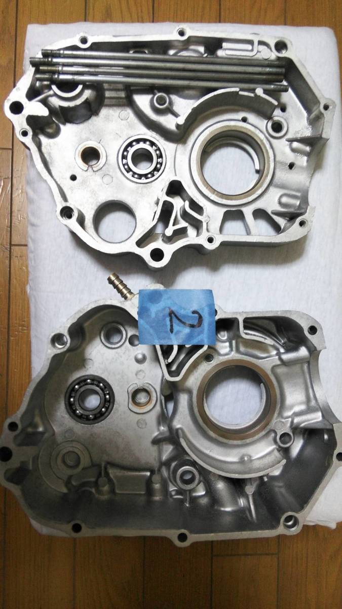 ダックス、モンキー貴重品！ダックス70用クランクケース ウェットブラスト処理、新品ベアリング交換済 オイルポンプ穴1.7mm加工