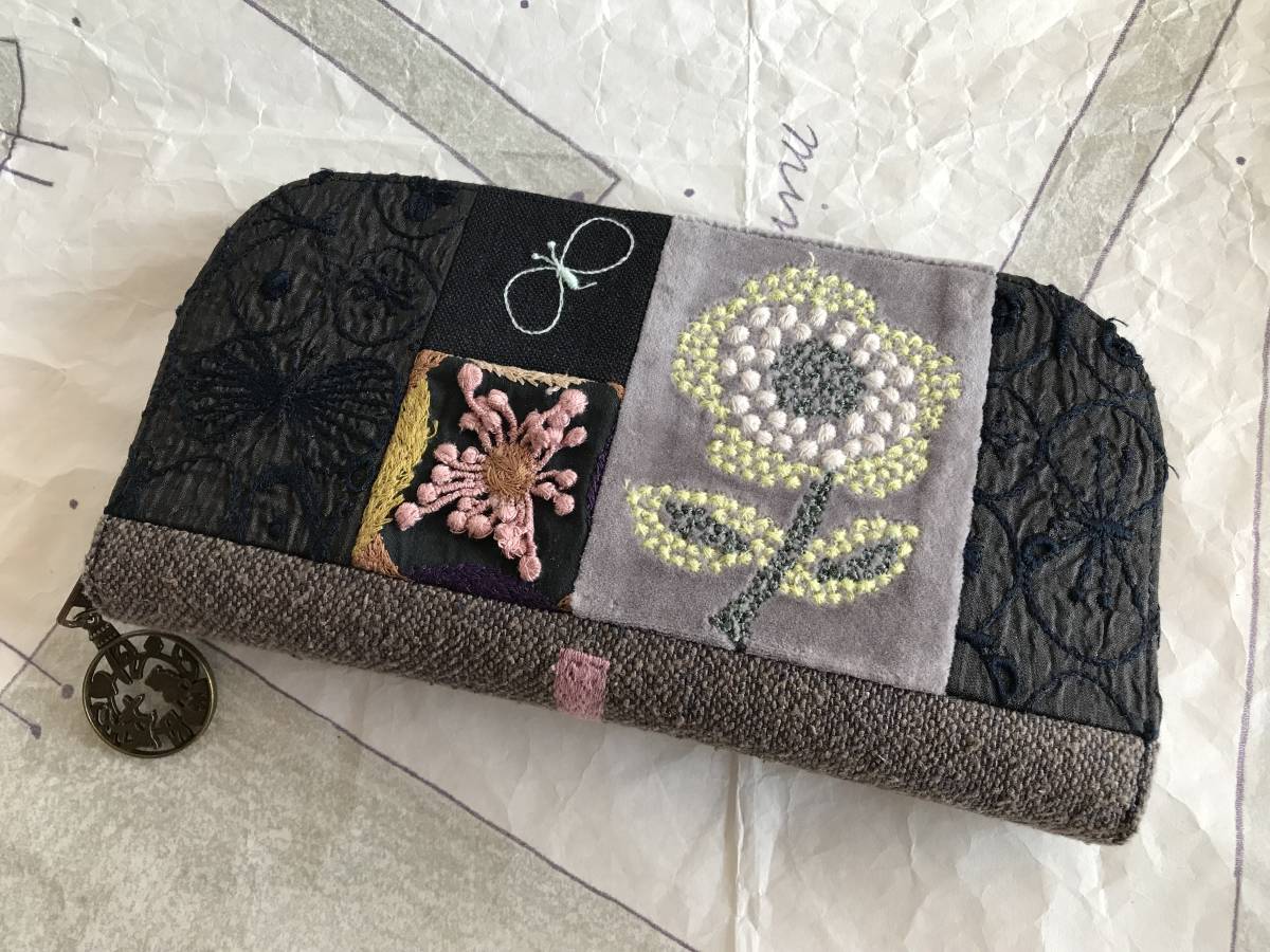 ミナペルホネン celebrate 長財布 ハンドメイド 公式通販 ミナ mina