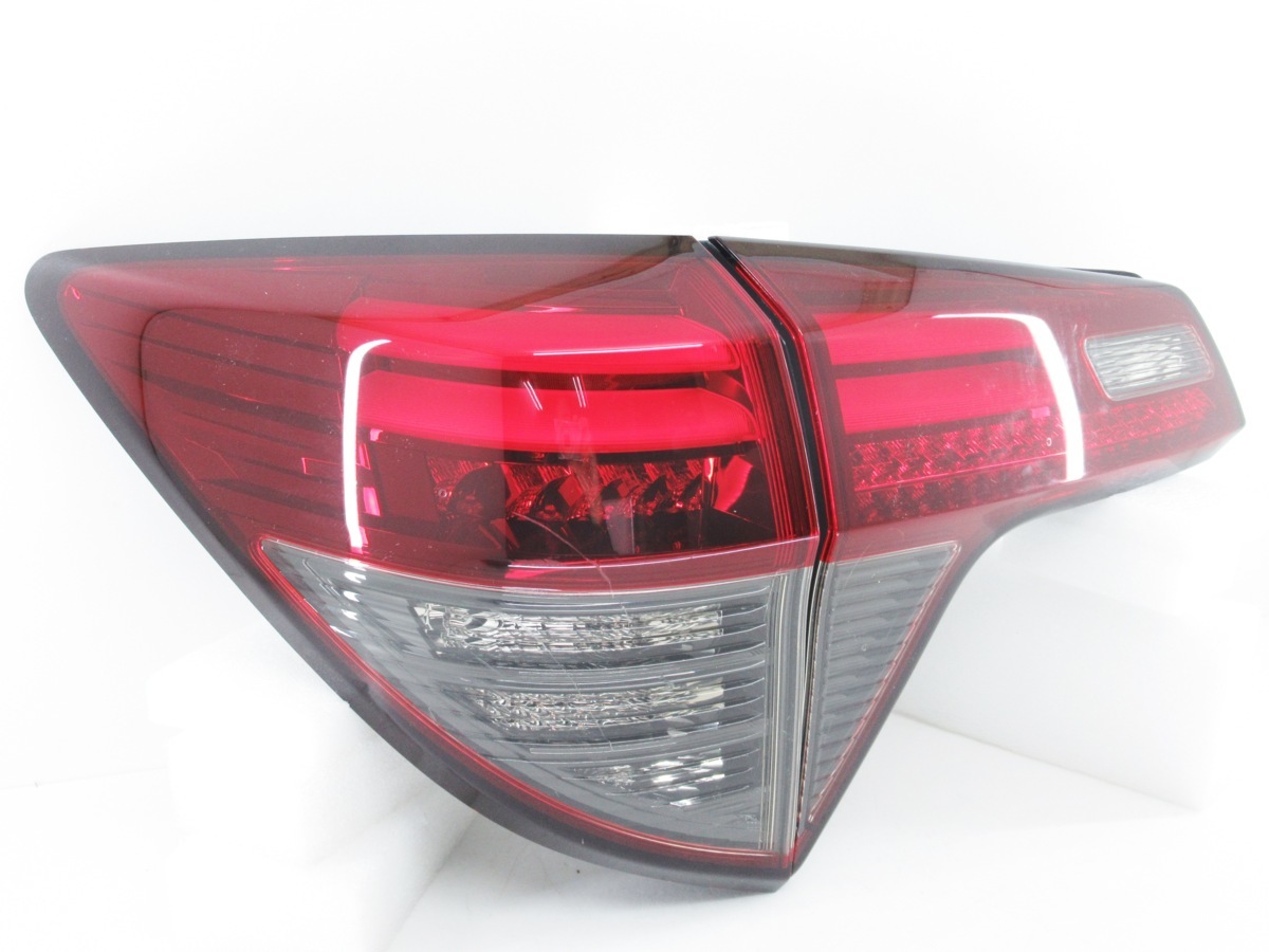 ヴェゼル★RU1★純正右テールランプ★コイト220-62164 ヴェゼル★RU1★純正右テールランプ★コイト220-62164