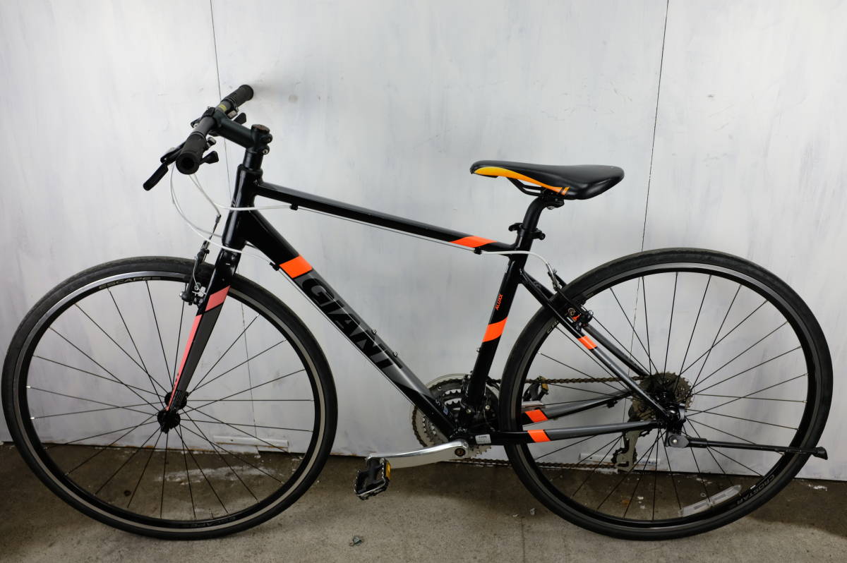 ジャイアントcrostar 700C アルミ 2X8S 470mm クロスバイク GIANT