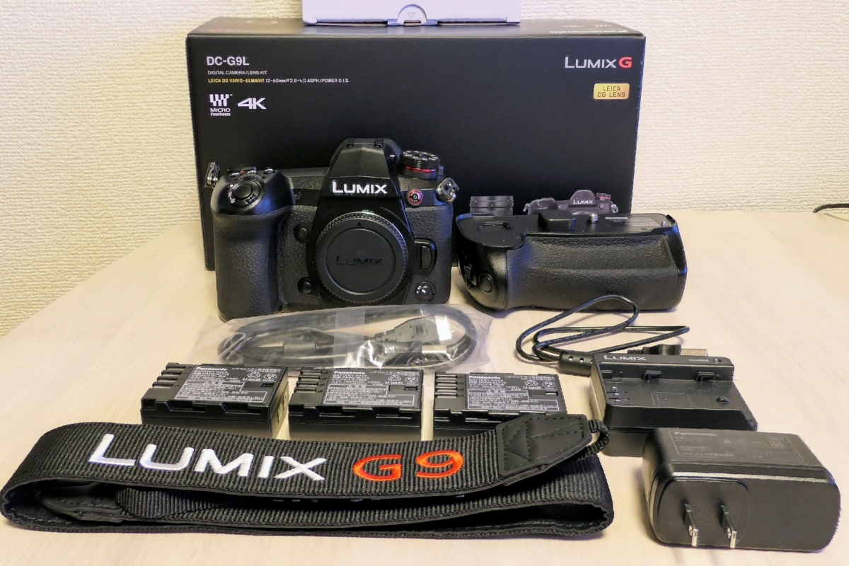 Panasonic LUMIX G9PROボディ+純正BG+純正バッテリー2個（計3個）+ガイド