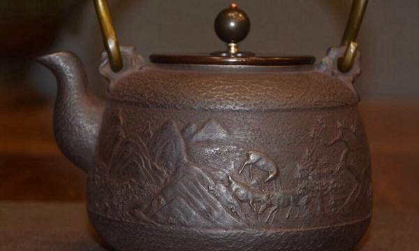 旧藏 時代鉄瓶 鈴木手造 在銘 銅提 古董品 鉄瓶 祥龍紋 「鉄瓶 鈴木盛久」の落札相場・落札価格 - Yahoo!オークション 銅蓋 鐵瓶 煎茶道具 山ノ頂×及富コラボ鉄瓶