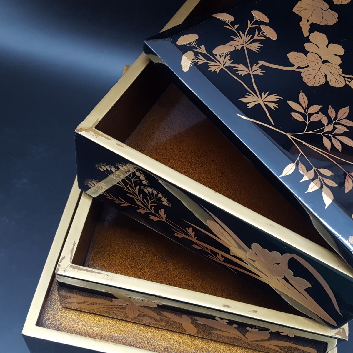 難あり 時代物 輪島塗 金蒔絵 重箱 二段重 家紋入 台付 木箱付