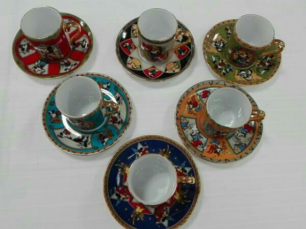 年代物 レトロ Disney ディズニー ディズニーランド 食器 カップ ソーサー ミッキー ミニー 90 80 ビンテージ セット まとめ売り ディズニー 売買されたオークション情報 Yahooの商品情報をアーカイブ公開 オークファン Aucfan Com