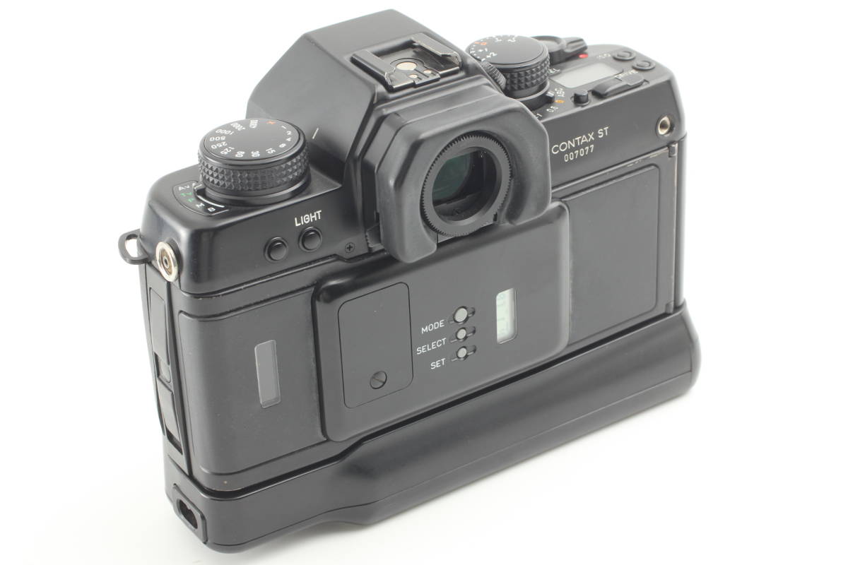 「美品」CONTAX ST + P7 フィルムカメラ 一眼レフ コンタックス CONTAX コンタックス ST フィルムカメラ & バッテリーフォルダー P-7