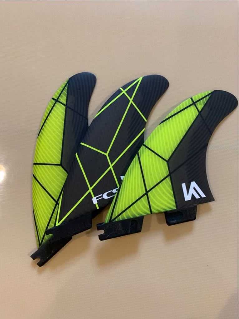 【爆買い，新作登場】 FCS2 FIN/エフシーエス2 KA KOLOHE ANDINO PC YELLOW/GREY SMALL TRI-FIN コロヘアンディーノ パフォーマンスコア 一回のみ使用(FCSフィン)｜売買されたオークション情報、yahooの商品情報をアーカイブ公開 - FCSフィン