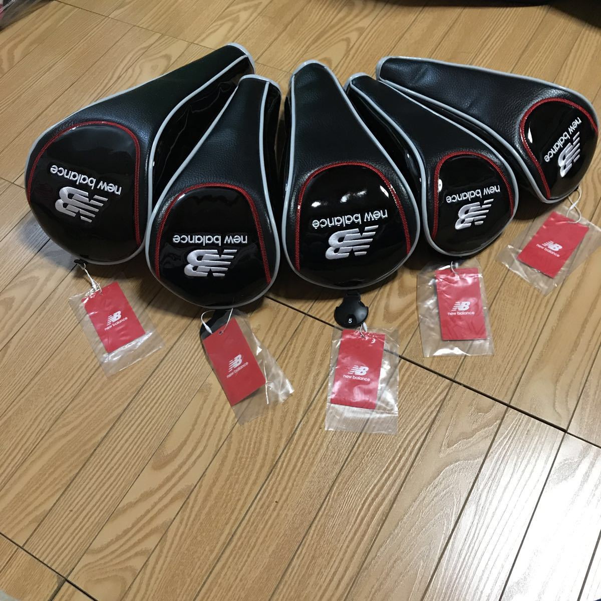 ☆新品 new balanceゴルフ ドライバー用、フェアウェイウッド用×2個、ユーティリティ用×2個 ヘッドカバー5点セット
