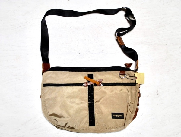 SALE★オベイ ショルダーバッグ カーキ OBEY 新古品