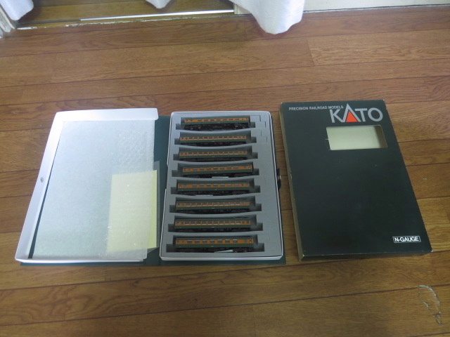  KATO製 国鉄８０系３００番台 バラ組成 ４両&times;２の８両セット ブック型ケース入り(近郊形電車)｜売買されたオークション情報、yahooの商品情報をアーカイブ公開 - オークファン 近郊形電車