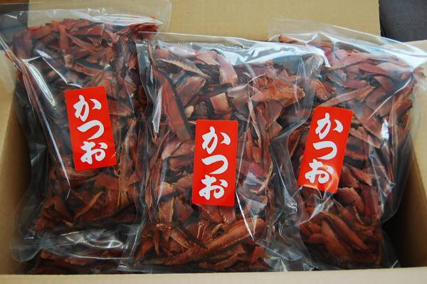 送料無料　焼津産 鰹厚削り節500ｇ5袋セット