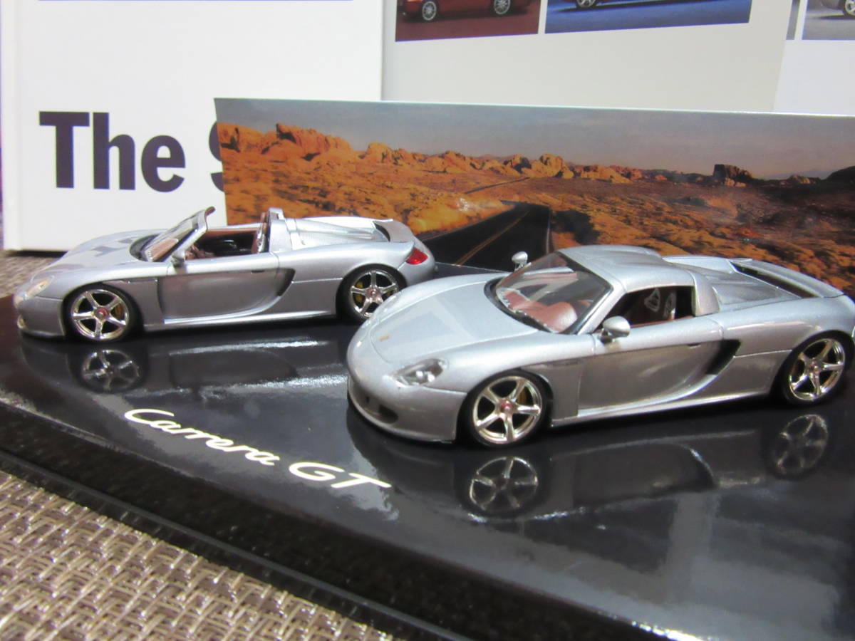 日本新品 【美品】ミニカー　『１/43　ポルシェ　カレラGT　2台セット』＆　『PORSCHE　グッズ』＆　『ポルシェ　カタログ多数』まとめて