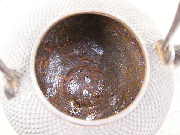 時代物 南部鉄器 鉄瓶 在銘 水漏れなし 直径20cm 古鉄瓶 茶道具 骨董 茶道具 兎古い鉄瓶 水漏れなし(鉄瓶 煎茶道具 南部鉄瓶 骨董 修復歴水