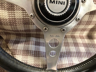 BMCミニ用ローバーミニ用モトリタステアリング330φフラットボス付