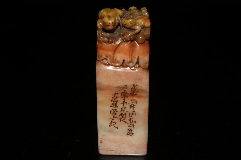旧蔵 寿山白芙蓉石【羅漢尊者像】細密石彫 文房 中国古美術 印章 篆刻 書道具 寿山石 印鑑 書道具 篆刻 印材 経年時代◇ 古印材佳品◇名家作 ◇中国