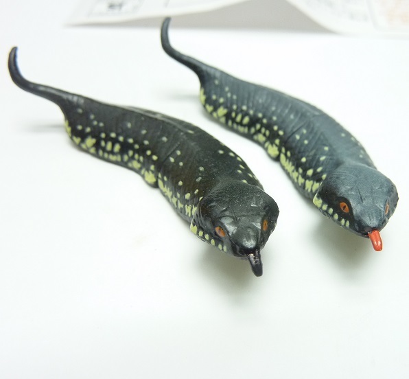 レア フルタ チョコエッグ シークレット ツチノコ フィギュア 2個 セット 黒舌 赤舌 日本の動物コレクション 日本の動物コレクション 売買されたオークション情報 Yahooの商品情報をアーカイブ公開 オークファン Aucfan Com