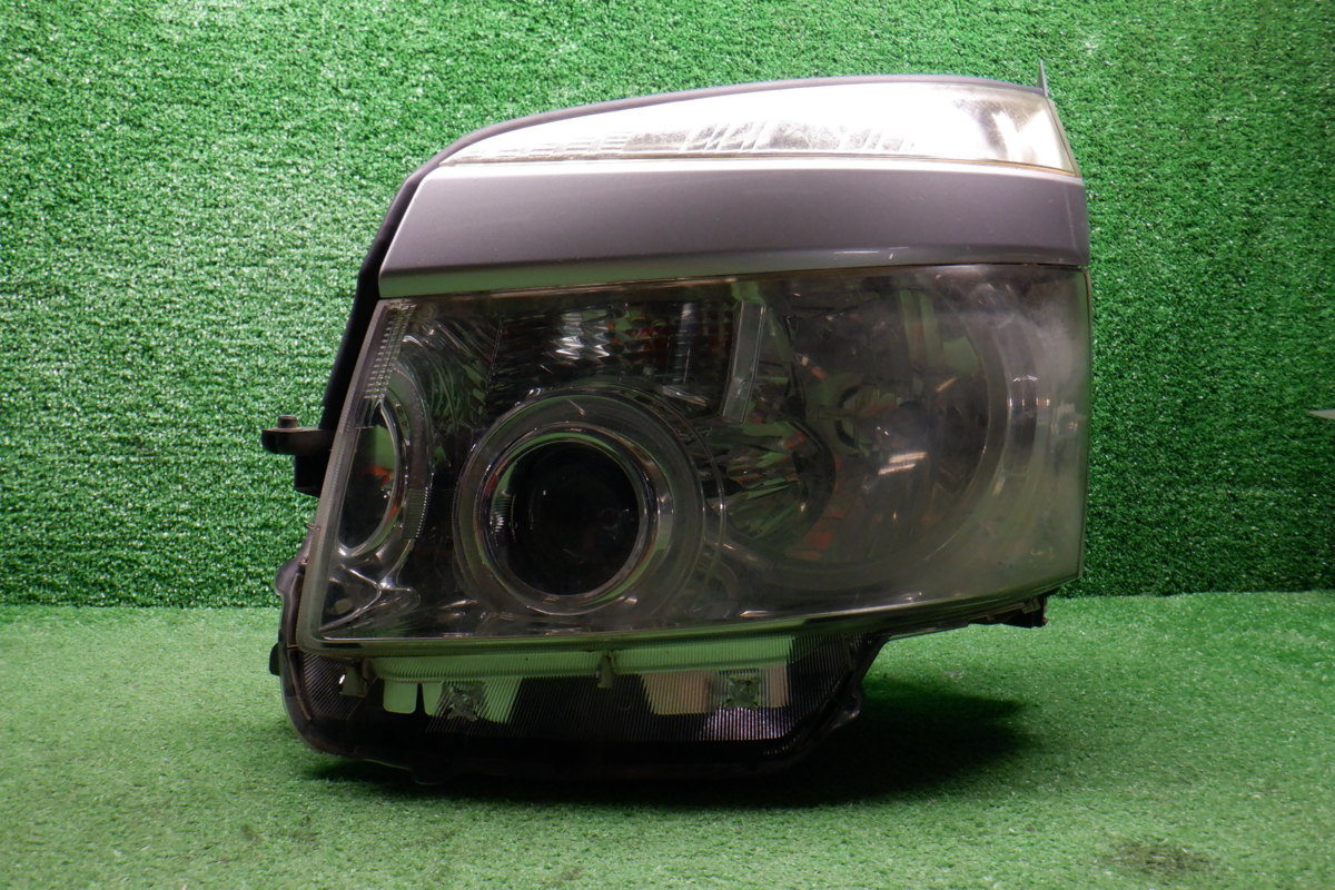 ヘッドライト voxy ヴォクシー DBA-ZRR70W ノア 点灯OK☆ 前期 