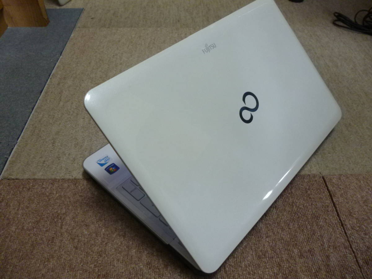 富士通 LIFEBOOK AH42/D Pentium B940 /4G /240G SSD搭載