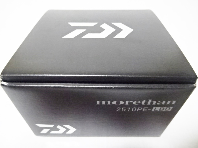 ③　新品・未使用　Daiwa　ダイワ　レバーブレーキ スピニングリール　17 モアザン 2510PE-LBD　シーバス　売切り