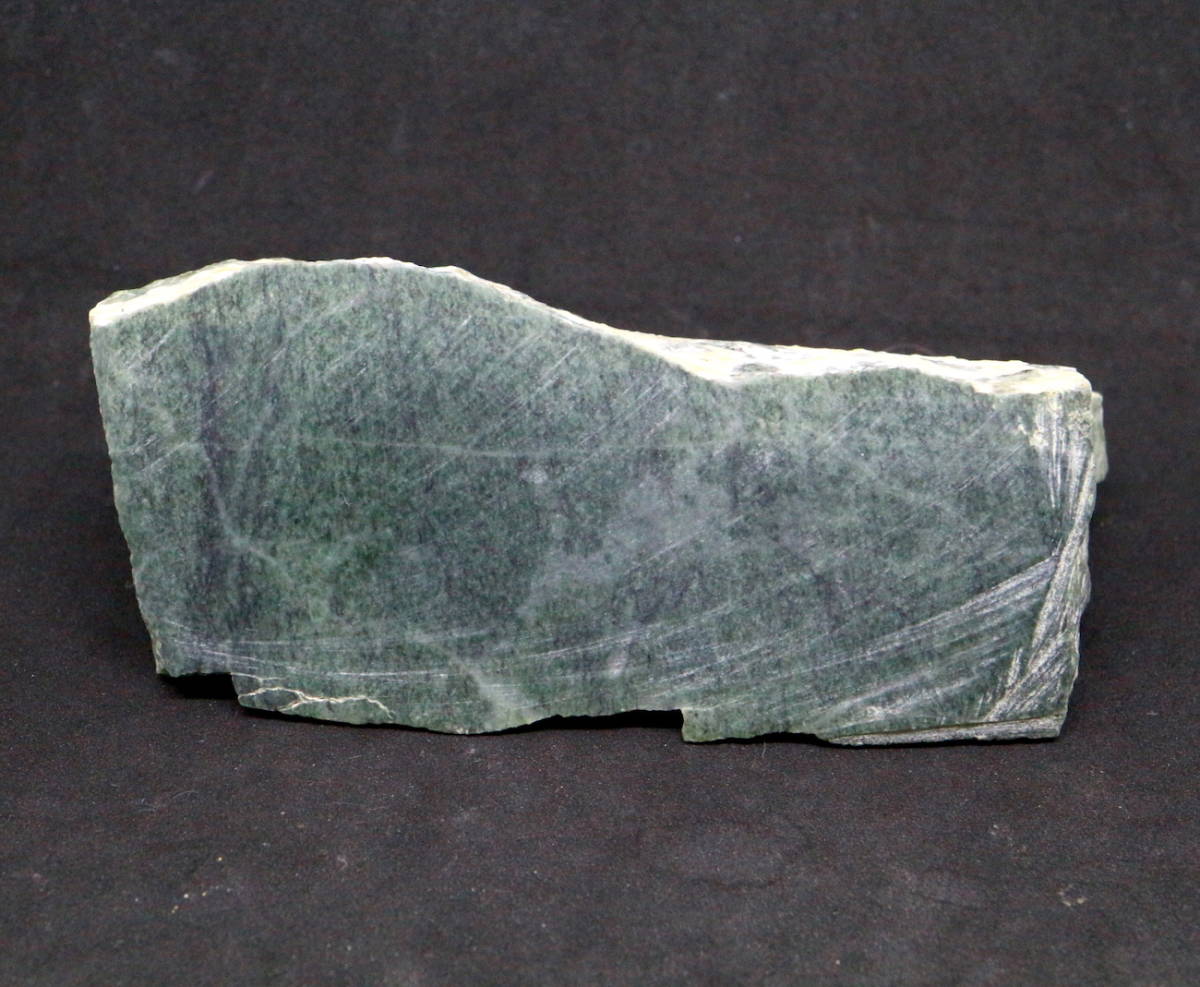 硬玉 翡翠 ジェダイト カリフォルニア産 原石 1225g JDT013 希少