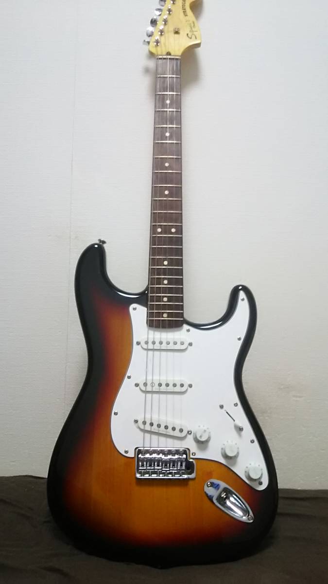 Squier by Fender Stratocaster　ストラトキャスター エレキギター/ソフトケース付