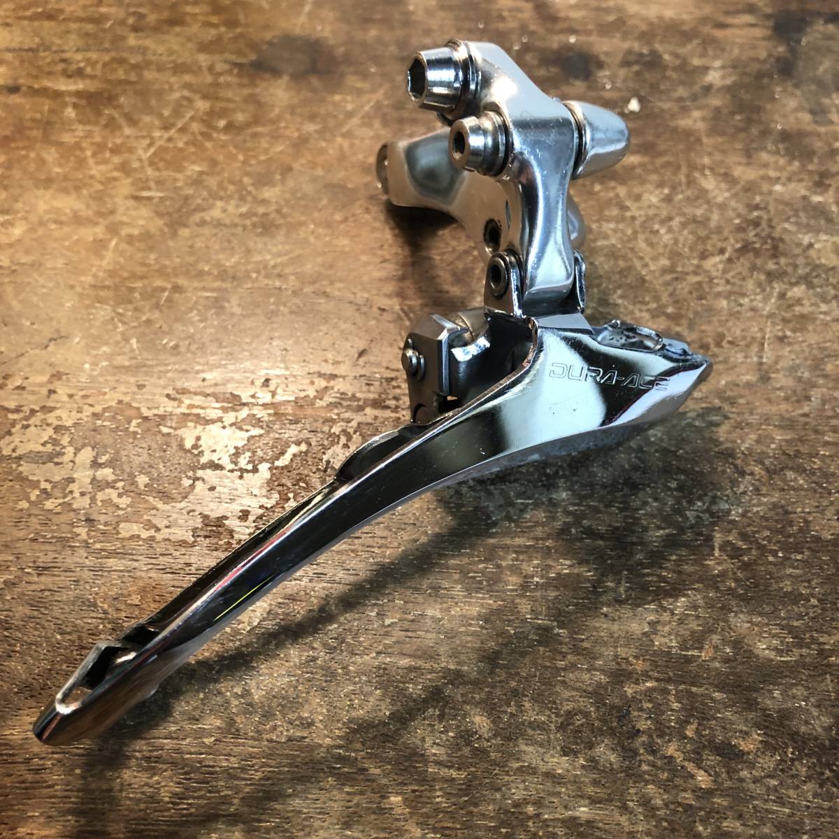 SHIMANO / DURA-ACE FD-7410(フロントディレイラー)｜売買されたオークション情報、yahooの商品情報をアーカイブ公開 - オークファン フロントディレイラー