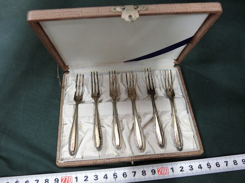  A8611 銀製 SILVER950刻印 ケーキフォーク6本53g(カトラリー)｜売買されたオークション情報、yahooの商品情報をアーカイブ公開 - オークファン カトラリー