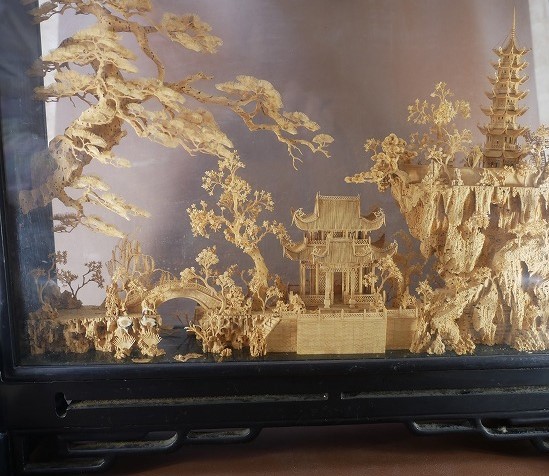 工芸品 中国美術コルク細工細密彫刻楼閣山水松鶴置物ガラス コルク コルク
