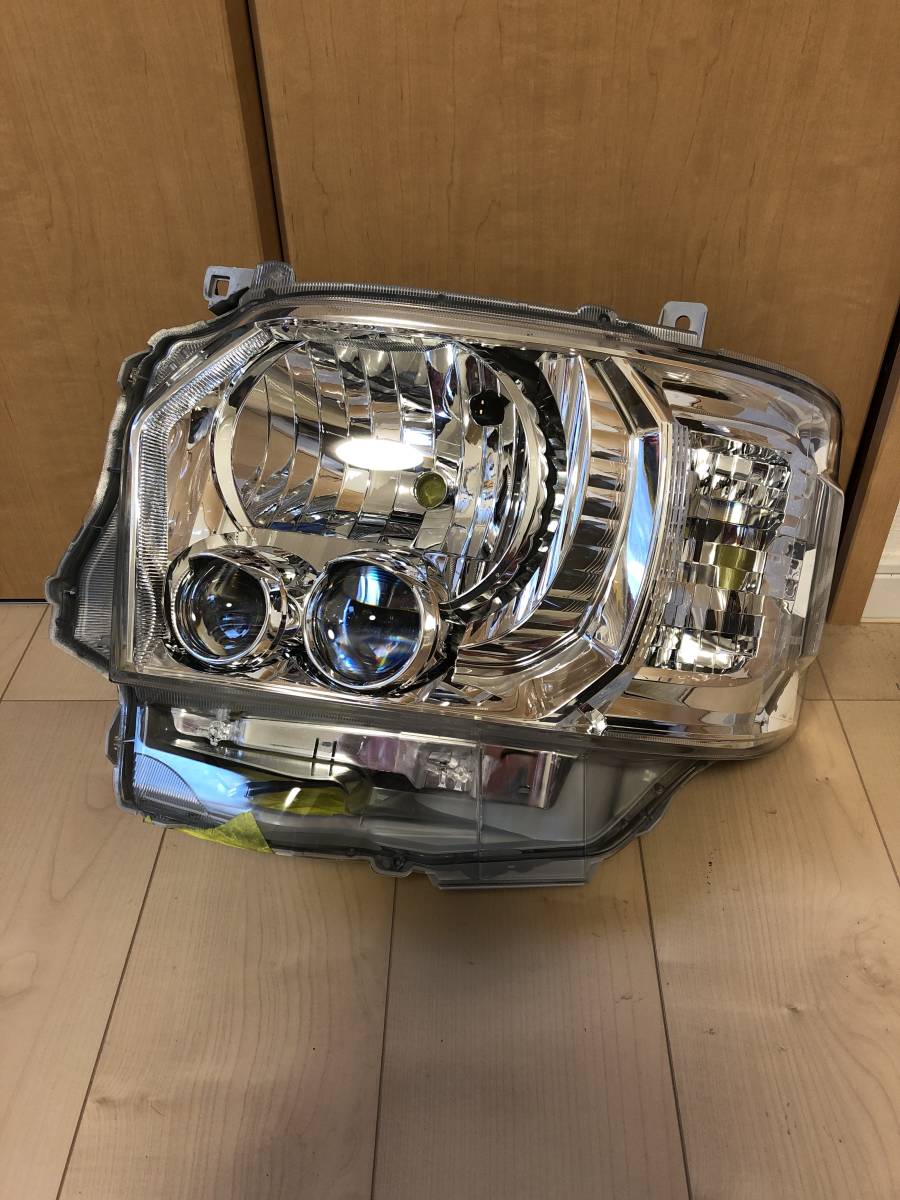 200系 ハイエース 純正 左 LED ヘッドライト 200系 ヘッドライト