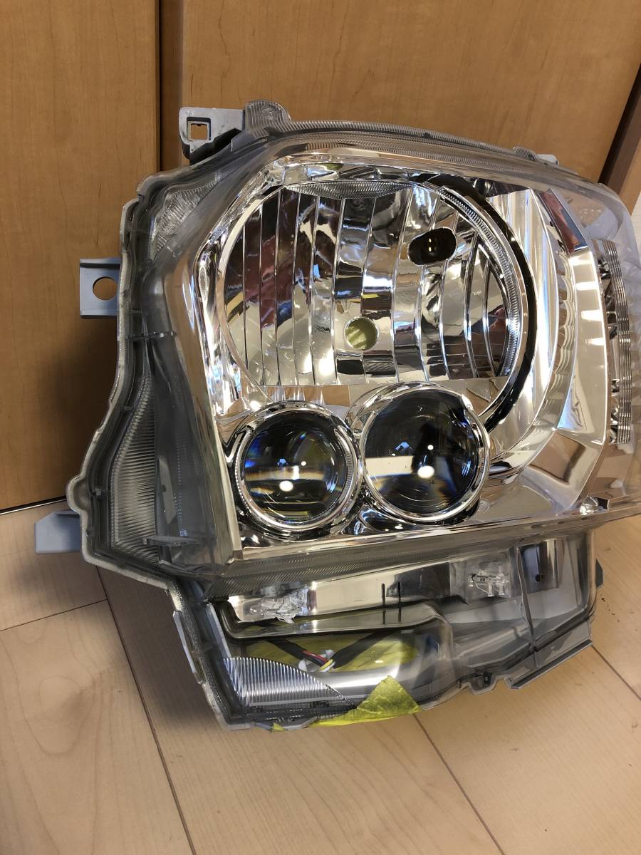 200系 ハイエース 純正 左 LED ヘッドライト 200系 ヘッドライト
