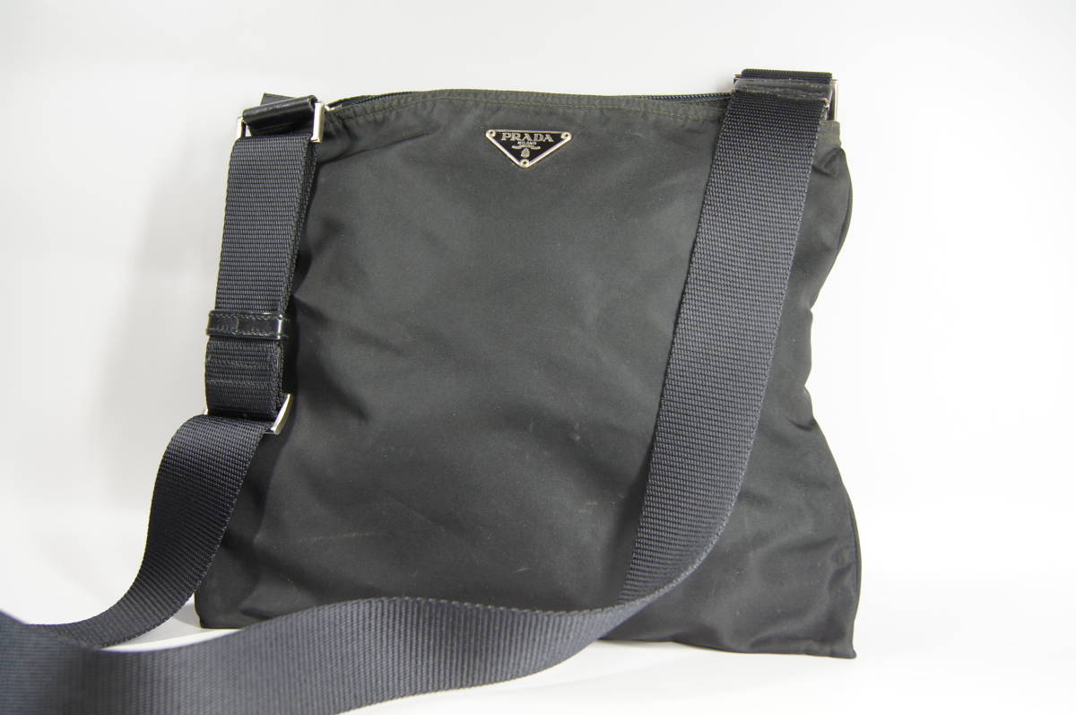 【1円~】プラダ PRADA ナイロン ショルダー バッグ 鞄 ブラック 黒 三角プレート 人気タイプ 【中古】