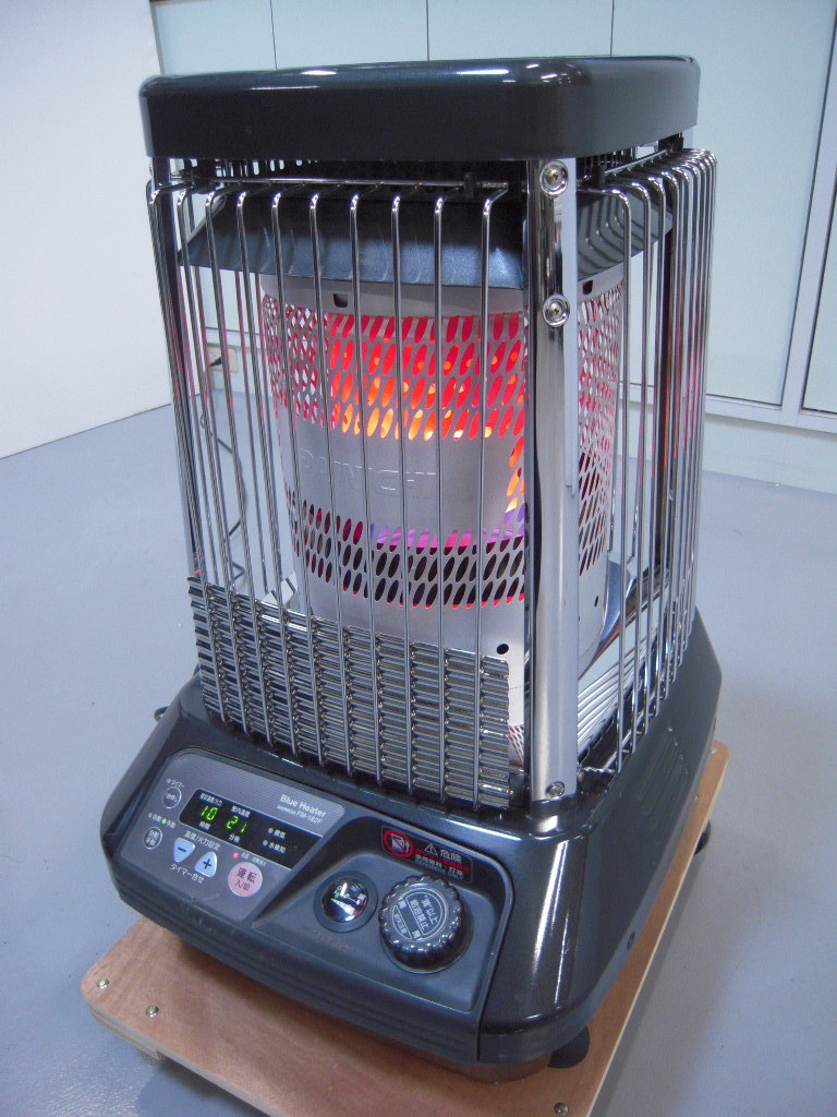 ○ダイニチブルーヒーターFM-182F 06年 ハイパワー 気化器新品 分解