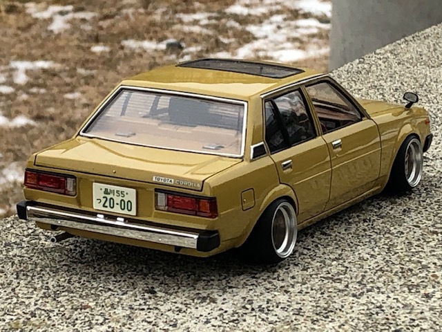 1/24アオシマ 70カローラセダン 鏡面仕上げ完成品 グラチャンの入札 