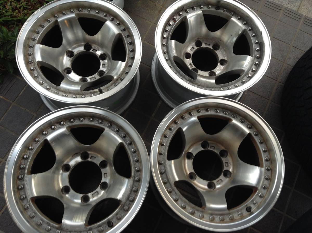 ランドクルーザー70で使用 PCD139.7 6H 社外品 ブラッドレーV 255-85