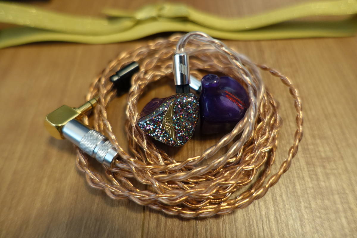 予約早割 【美品】 EMPIRE EARS Bravado Holiday Edition (Universal
