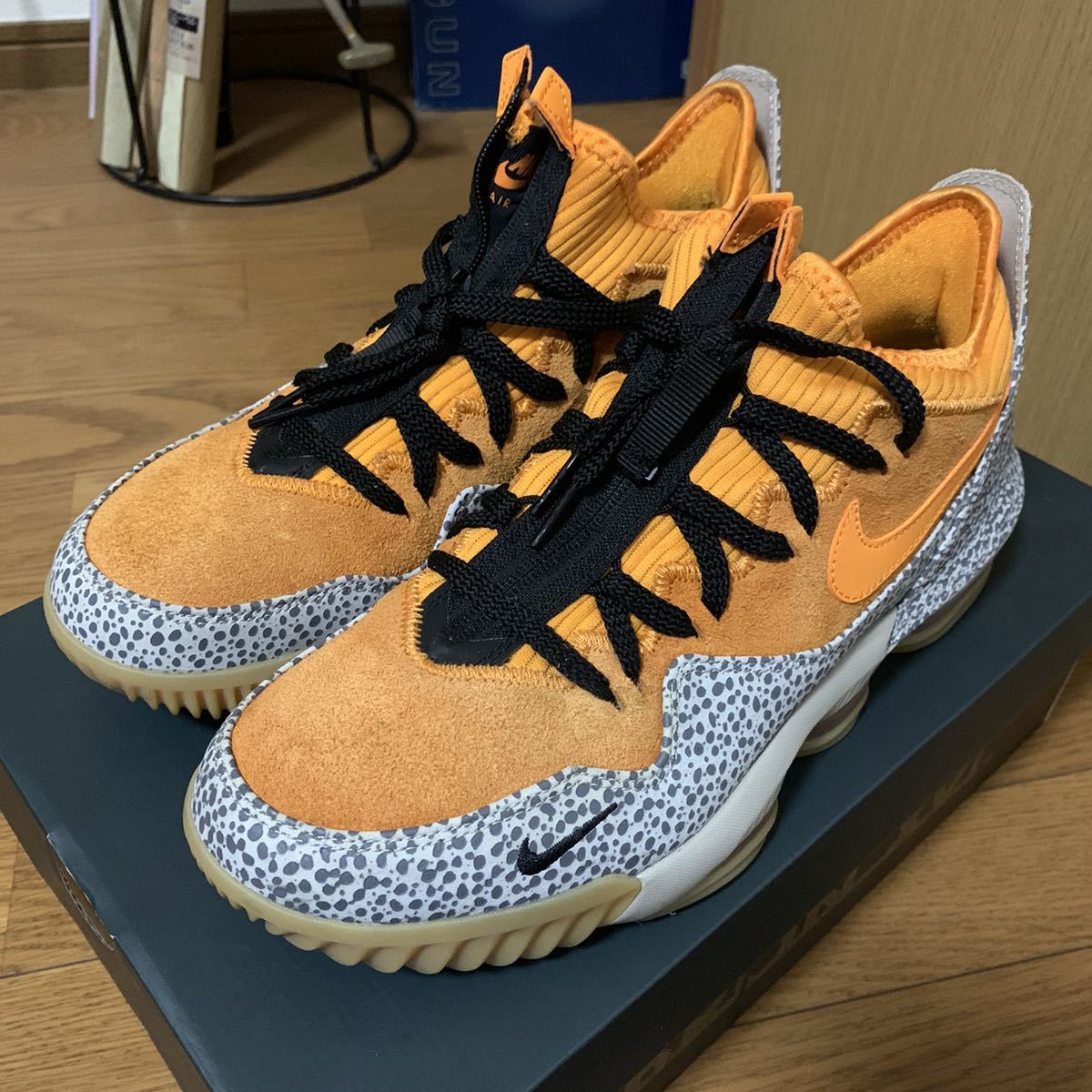 atmos別注!!ナイキ レブロン 16 LOW サファリ が3月2日(土)発売 Nike