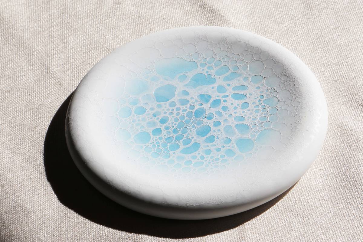 有田焼 やま平窯 round plate 泡シリーズ frame 泡 Blue frame30cm