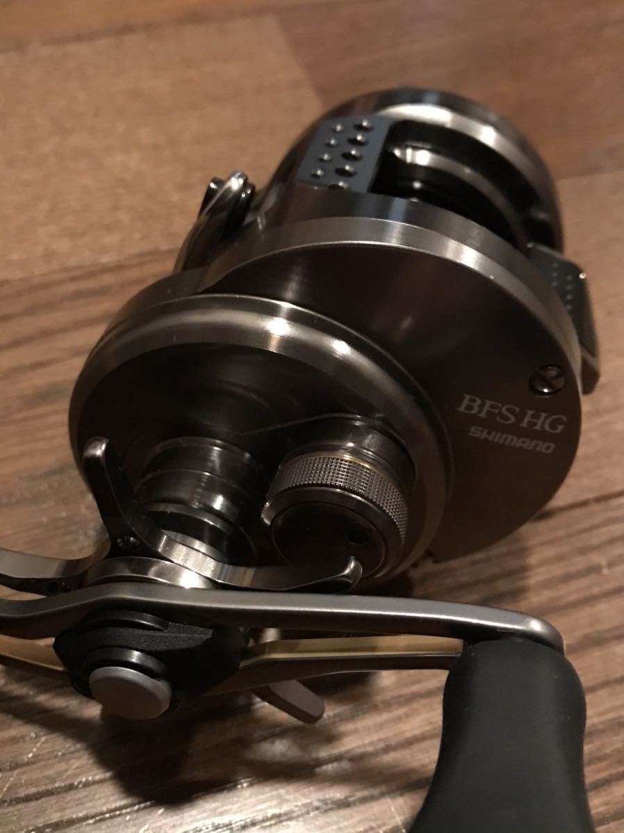 HG BFS カルカッタコンクエスト | シマノ - シマノ(SHIMANO) 17カルカッタコンクエスト ベイトリール 左ハンドル 0 カルカッタ 1 レフト L HG中々良かったですよ！まずは、開封してみた感じを