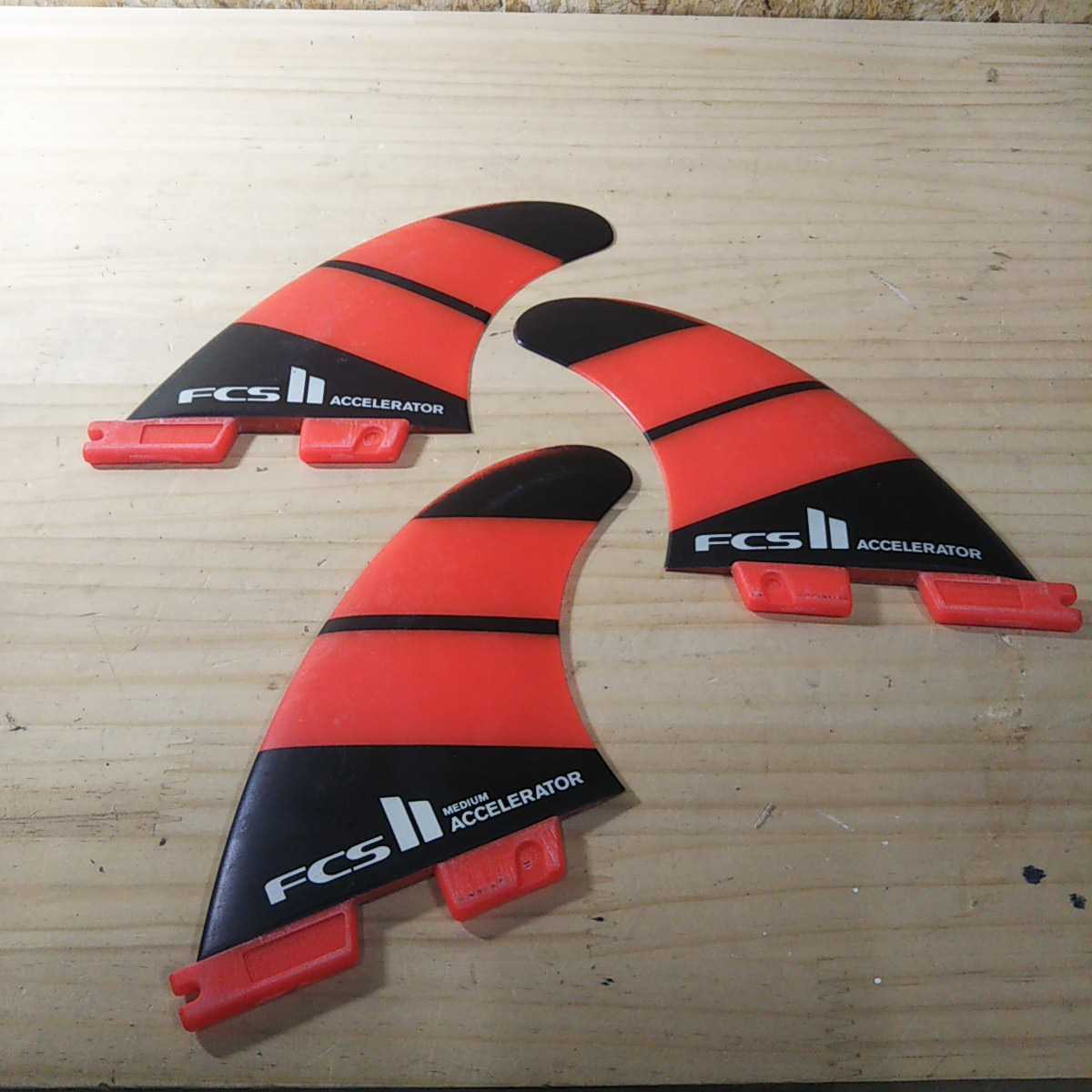 FCS2 FIN アクセルレーター accelerator ミディアム M トライフィン