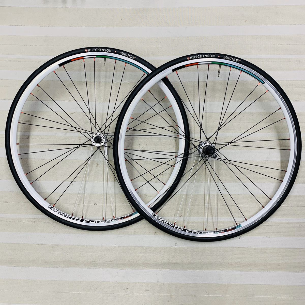 セール，品質保証 Bianchi ビアンキ 700C 前後ホイールセット タイヤ付き ロードバイク TIAGRAハブ仕様 SHIMANO シマノ チェレステ イタリア ハッチンソン(27インチ、700C)｜売買されたオークション情報、yahooの商品情 ホイール（完組、手組）