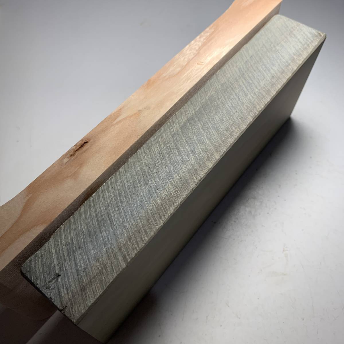 天然砥石 正本山合砥 色物 レーザー型 581g 天然砥石 正本山合砥 枯れ色 三十切 1596g 上物 仕上げ砥石 / 鉋鑿