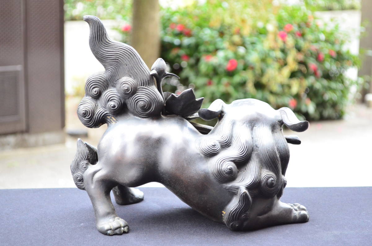 牡丹を咥えた唐獅子置物 銅器 高さ約25センチ 【公式通販】