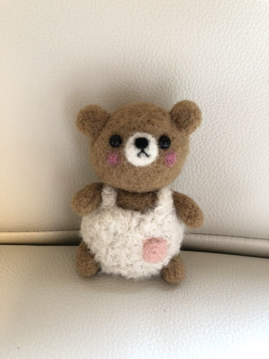 くまちゃん　羊毛　ふわふわ洋服　羊毛フェルト　ハンドメイド_1