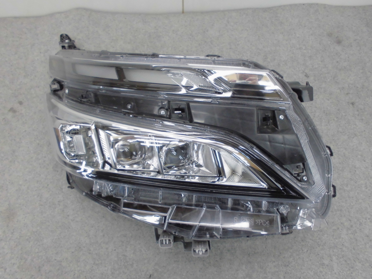 ヴォクシー 後期 純正 ZRR80G⁄ZRR85G⁄ZWR80G 前期 LED右ヘッド ZRR80G 